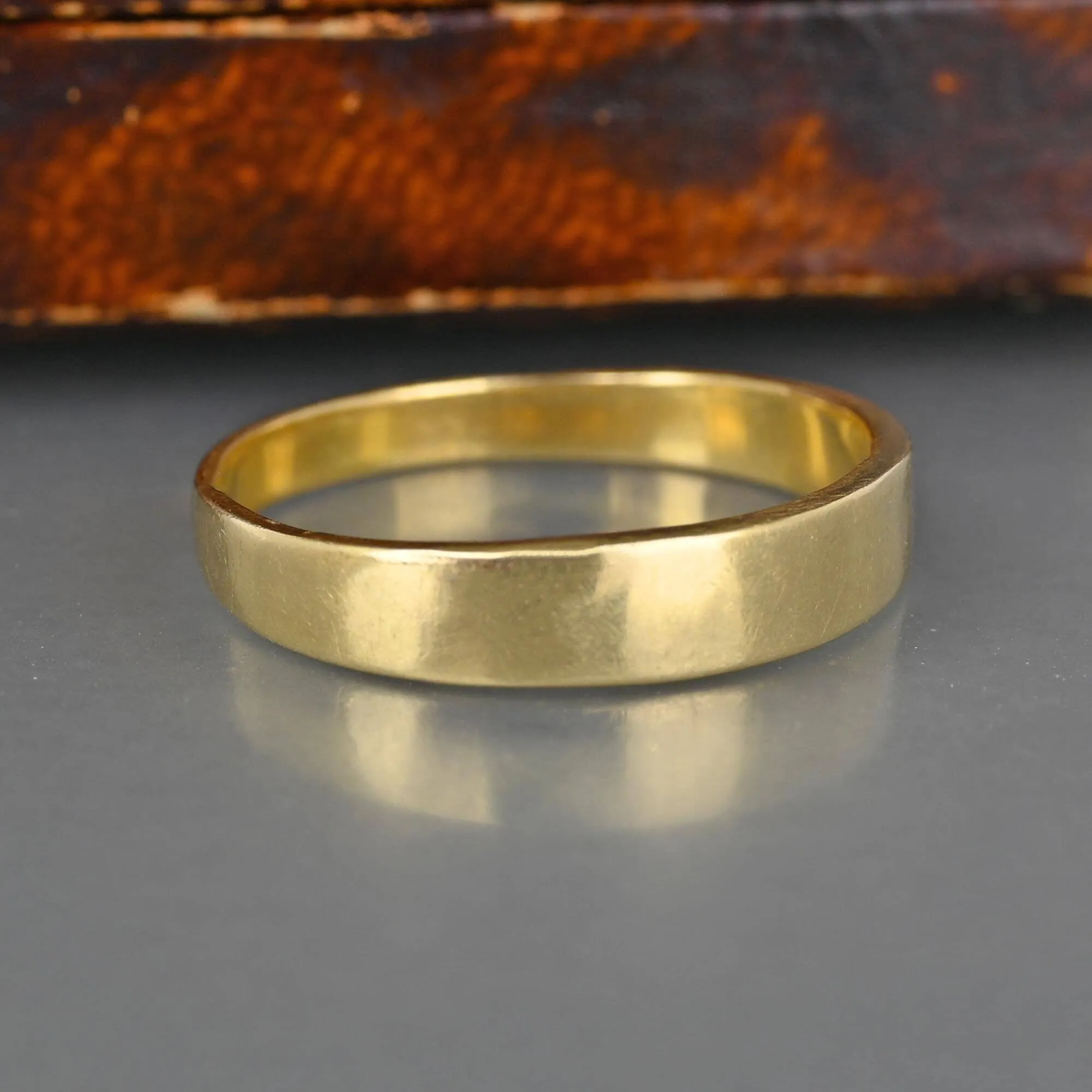 Classic Vintage 14K Gold Graduated Ring Band