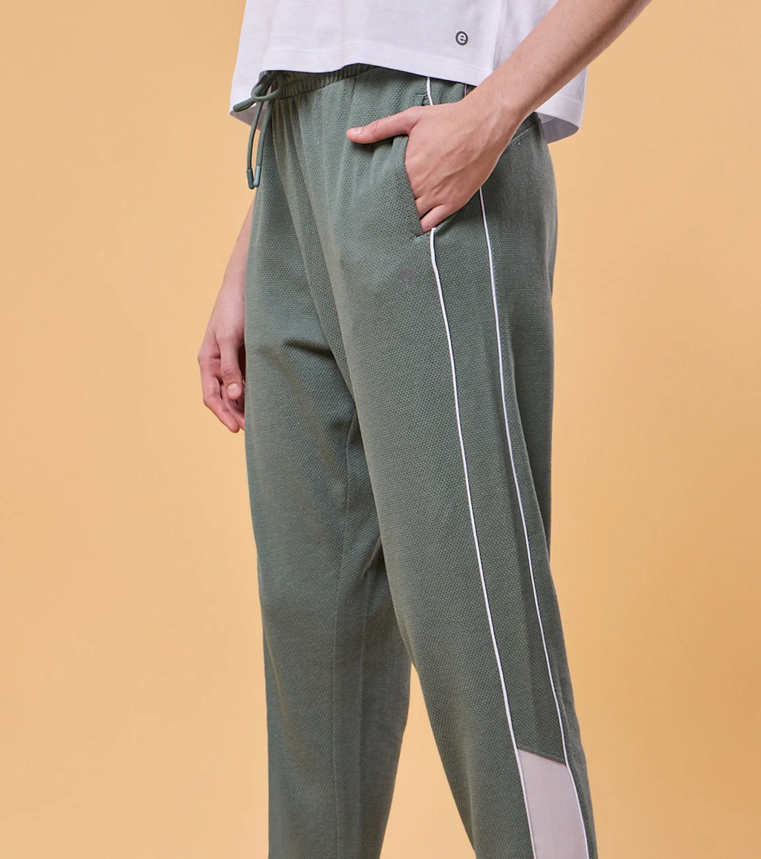 Enamor E403 - Piping Jogger Popcorn Fabric Jogger