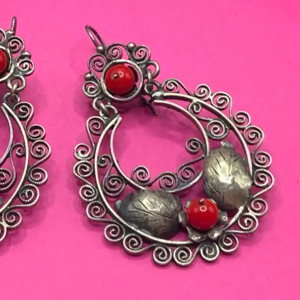 Oaxacan vintage Silver filigree earrings with coral , circa 1950