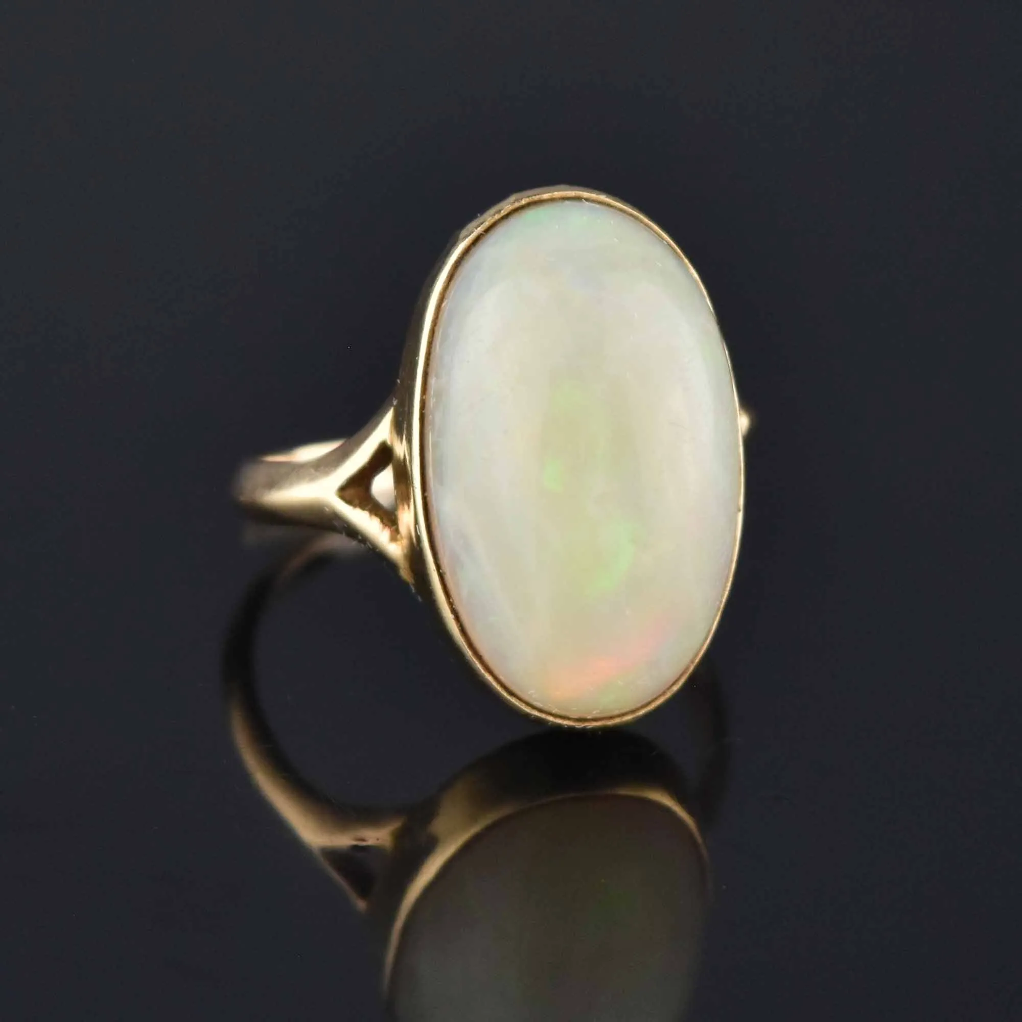 Vintage 14K Gold 12.5 CTW Opal Cabochon Ring