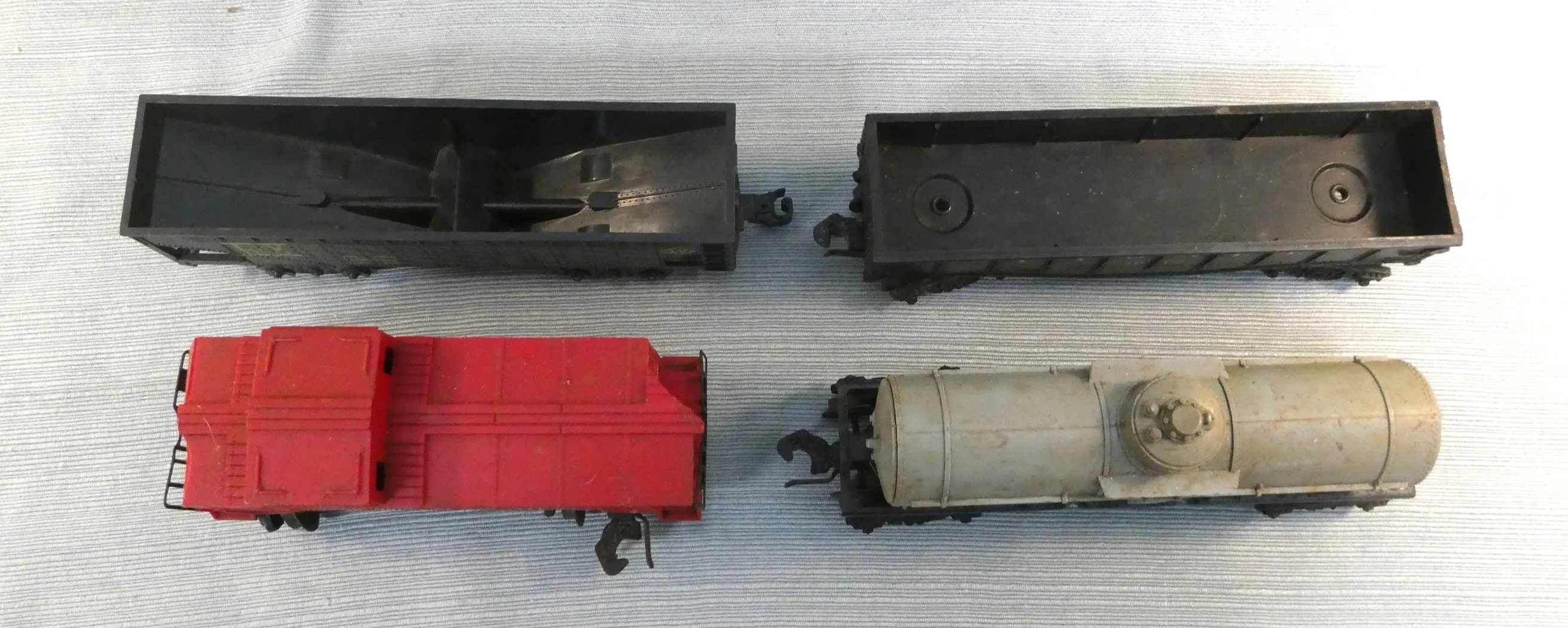 Vintage Lionel O Gauge Model Train Cars - Lot of 4 - Untested