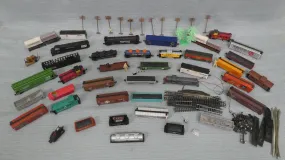 Vintage N Scale Model Rail Cars - Untested, Lot of 39   Accessories