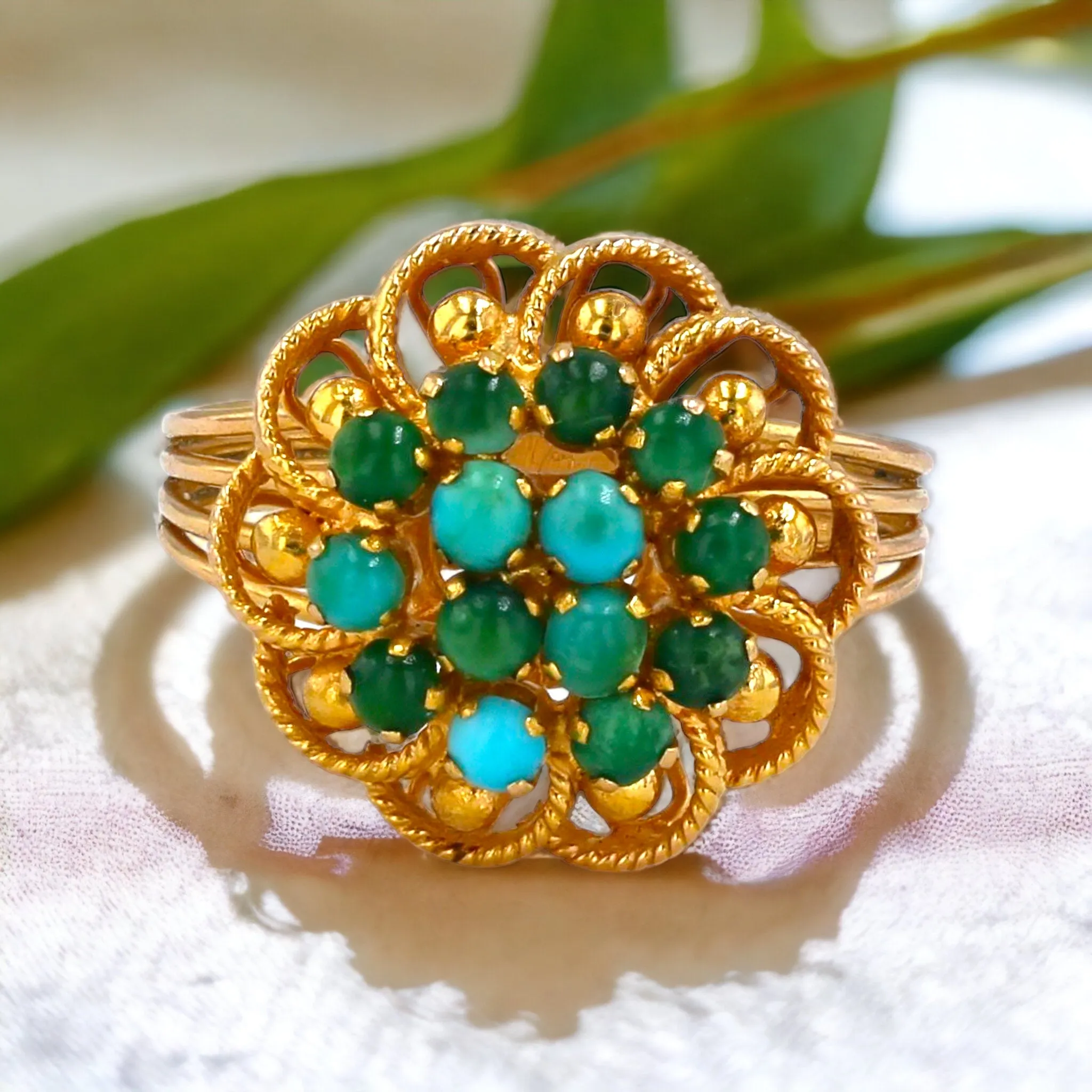 Vintage rosette 18k gold turquoise & Jade ring