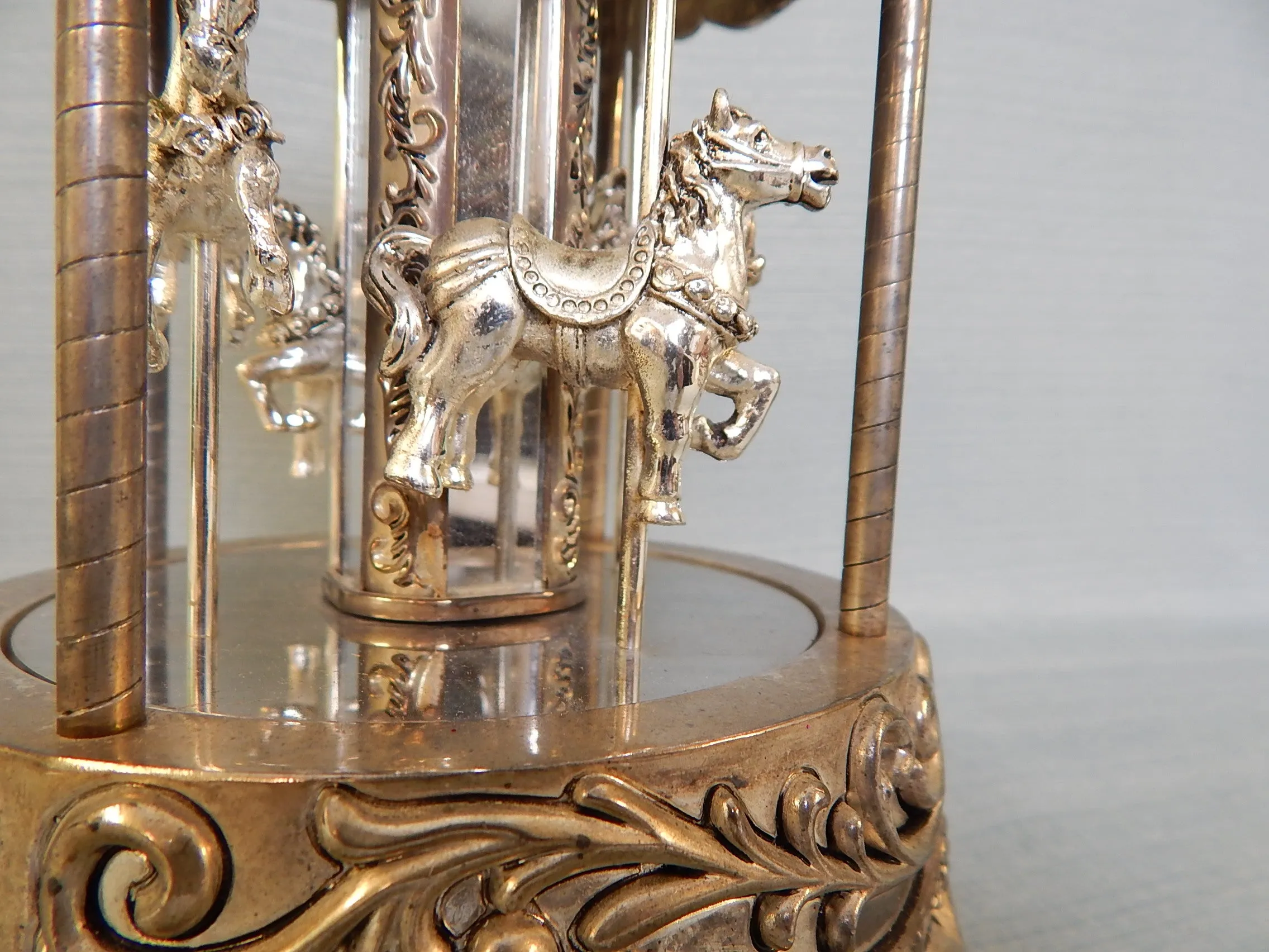 Wallace Silversmiths Silver Plated Horse Carousel Wind Up Music Box