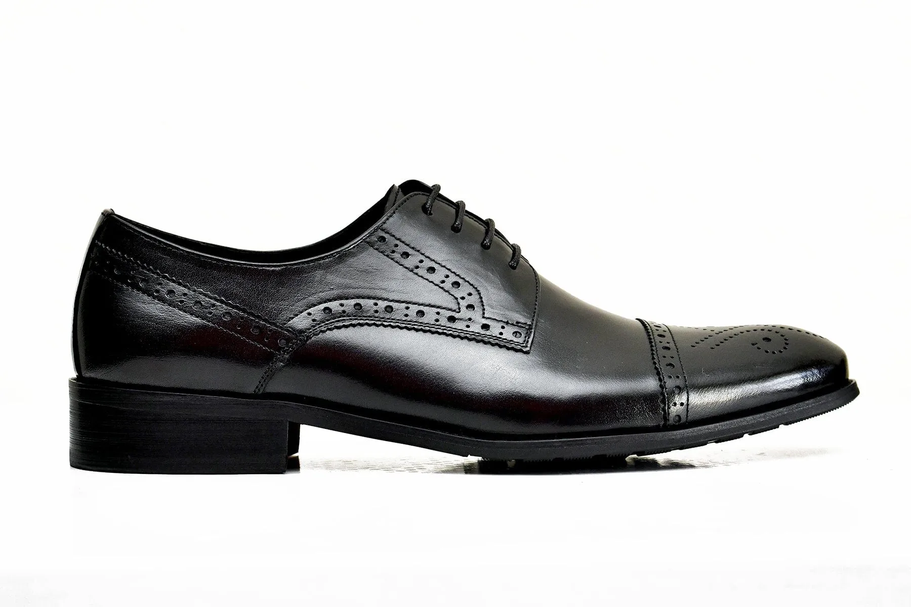 YURINA | Black full brogue oxfords